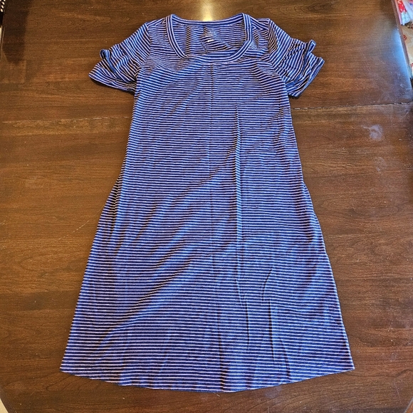 Ingrid & Isabel Dresses & Skirts - Isabel Flutter Maternity Dress